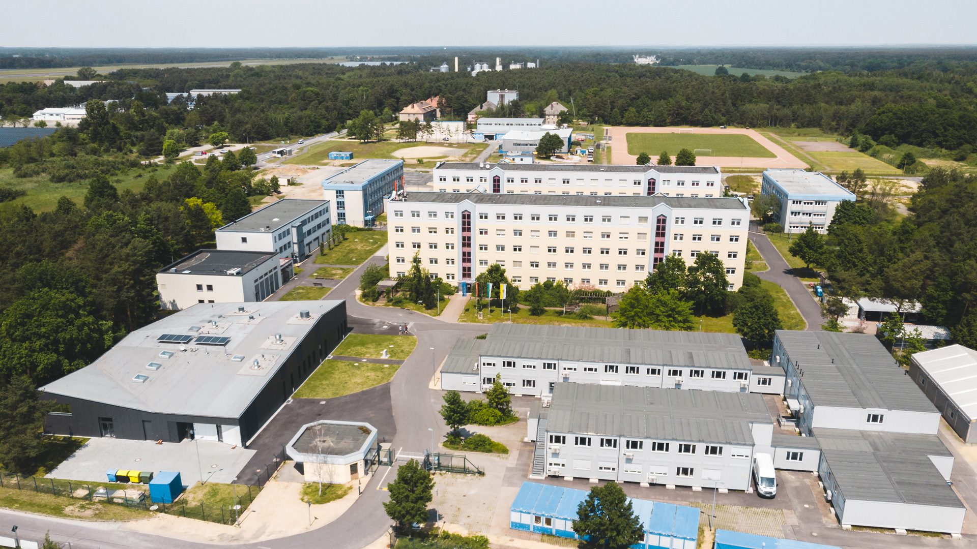 Luftaufnahme des Geländes der Hochschule der Sächsischen Polizei (FH) in Rothenburg.